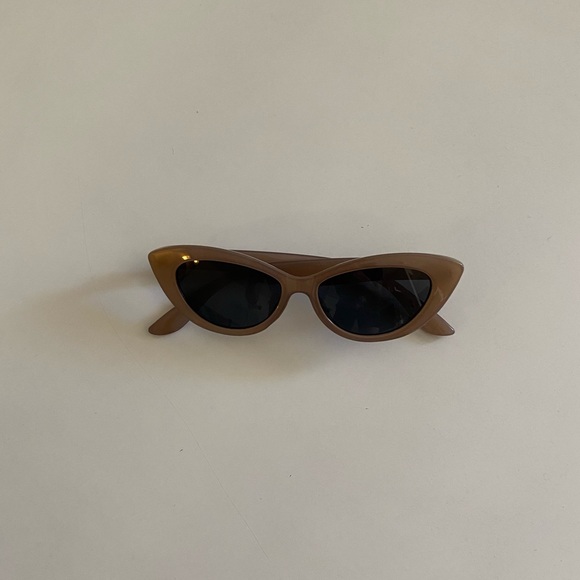 Cat Eye brown sunglasses - Picture 5 of 5
